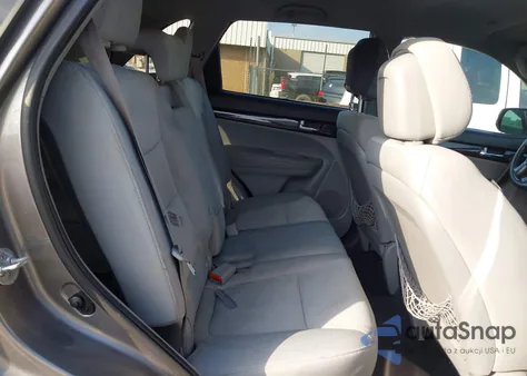 2013 Kia Sorento Lx V6 z USA, uszkodzony, nr VIN 5XYKTDA28DG388439